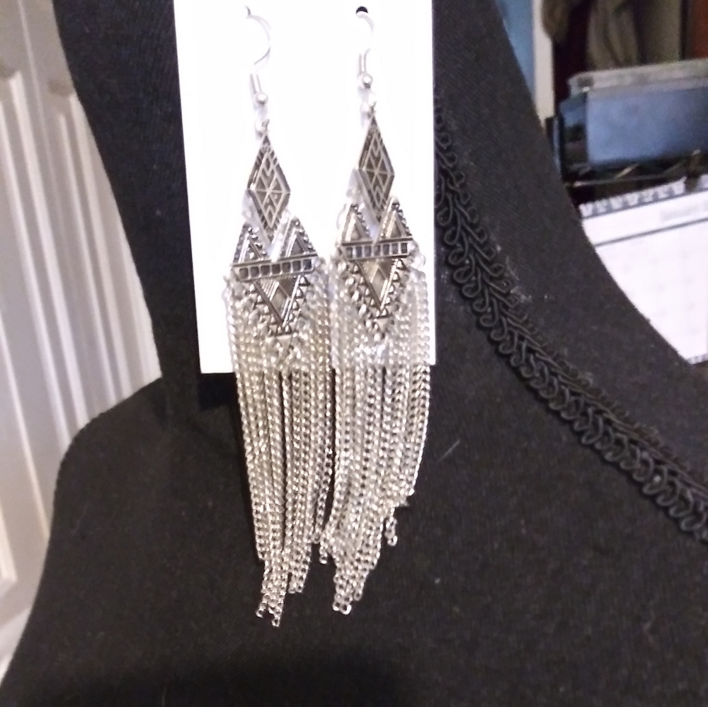 💥3/$10💥 SILVER VINTAGE INSPIRED TASSEL EARRINGS